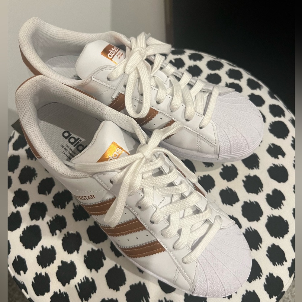 superstar tennis shoes